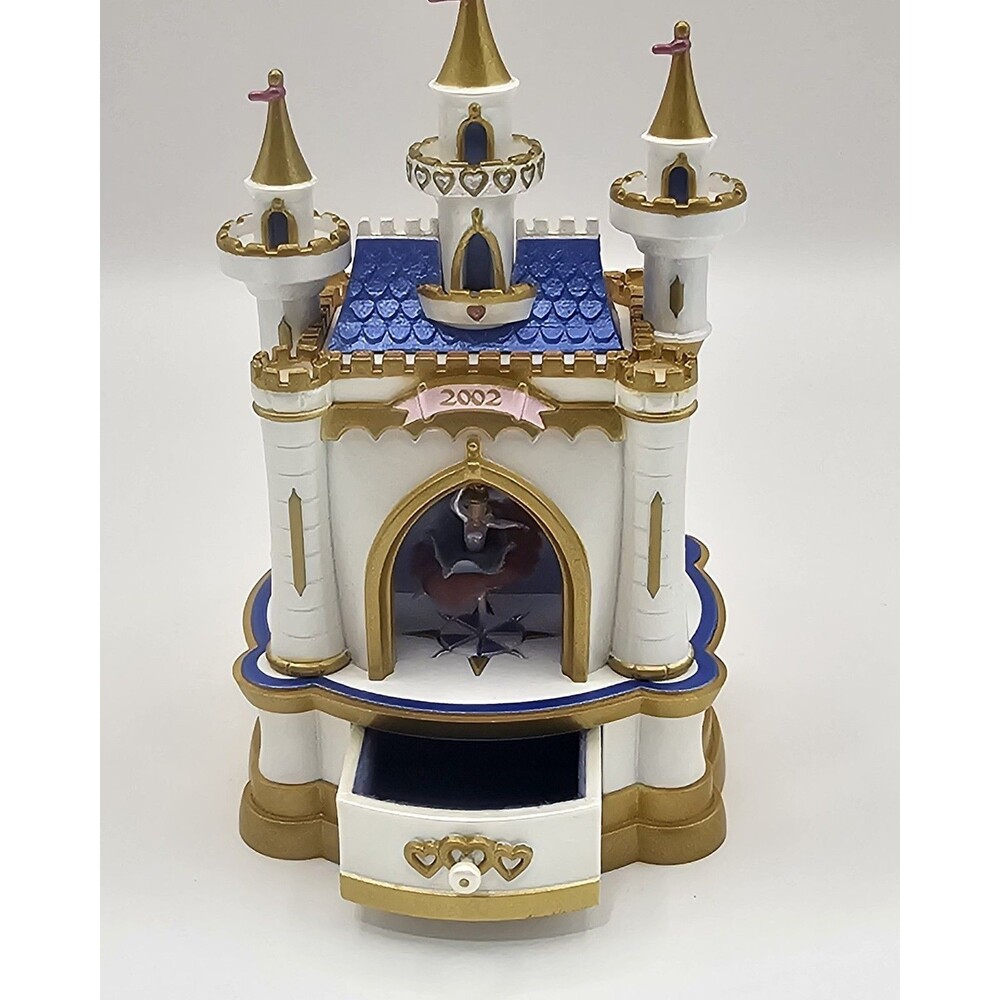 2002 HALLMARK CHRISTMAS ORNAMENT - JEWELRY BOX BALLET MUSIC AND MOVEMENT
